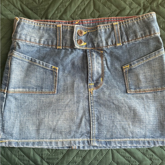 Von Dutch mini skirt from my high school days !!! 🥰 - Picture 4 of 4